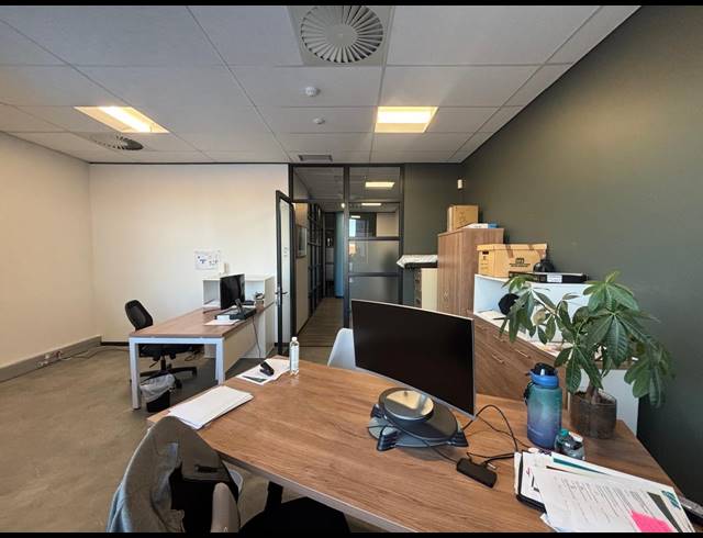 765M² OFFICE TO LET IN DURBANVILLE CENTRAL